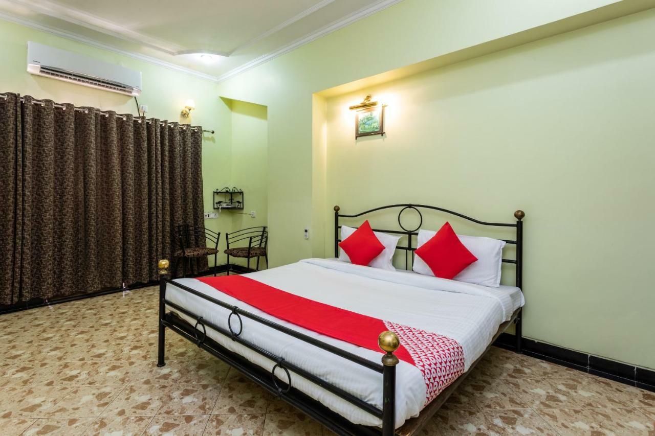 Oyo 38142 Girdhar Mahal Hotel Indore Buitenkant foto