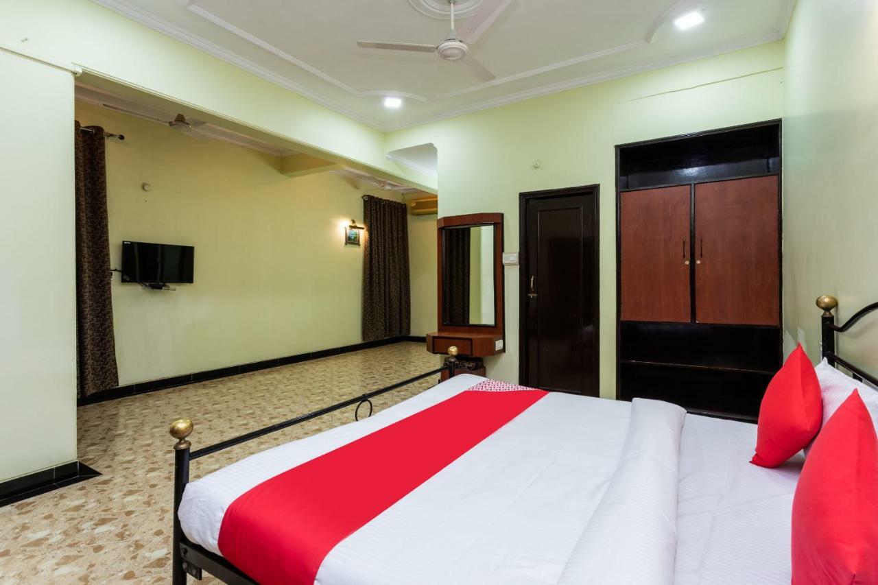 Oyo 38142 Girdhar Mahal Hotel Indore Buitenkant foto