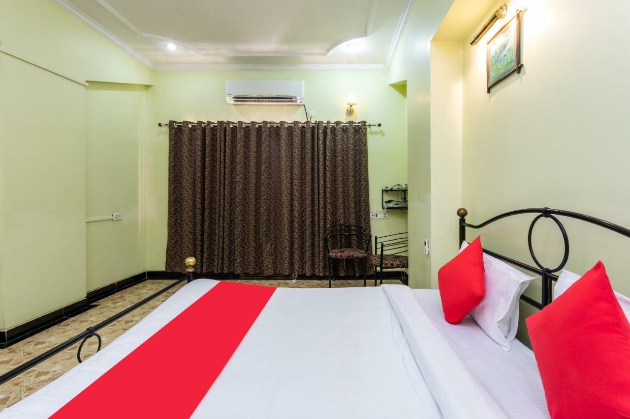 Oyo 38142 Girdhar Mahal Hotel Indore Buitenkant foto