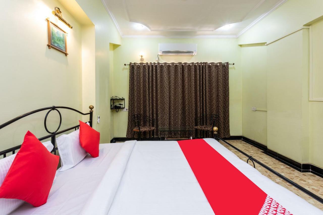 Oyo 38142 Girdhar Mahal Hotel Indore Buitenkant foto