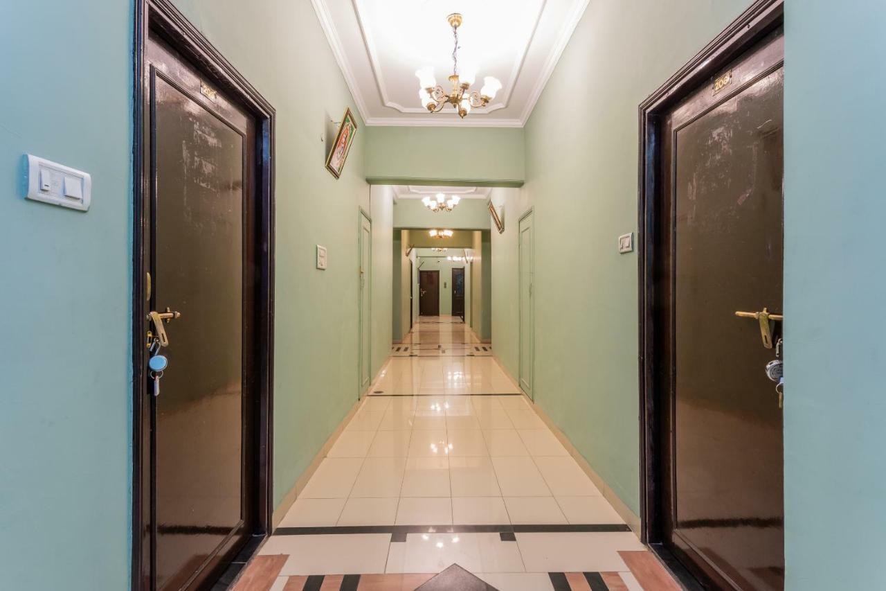 Oyo 38142 Girdhar Mahal Hotel Indore Buitenkant foto